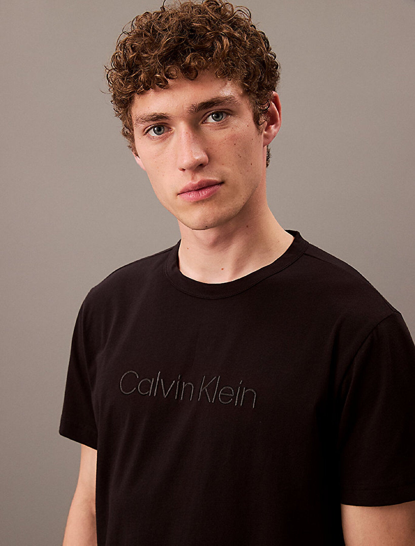 Camiseta CALVIN KLEIN - 000NM2748E UB1