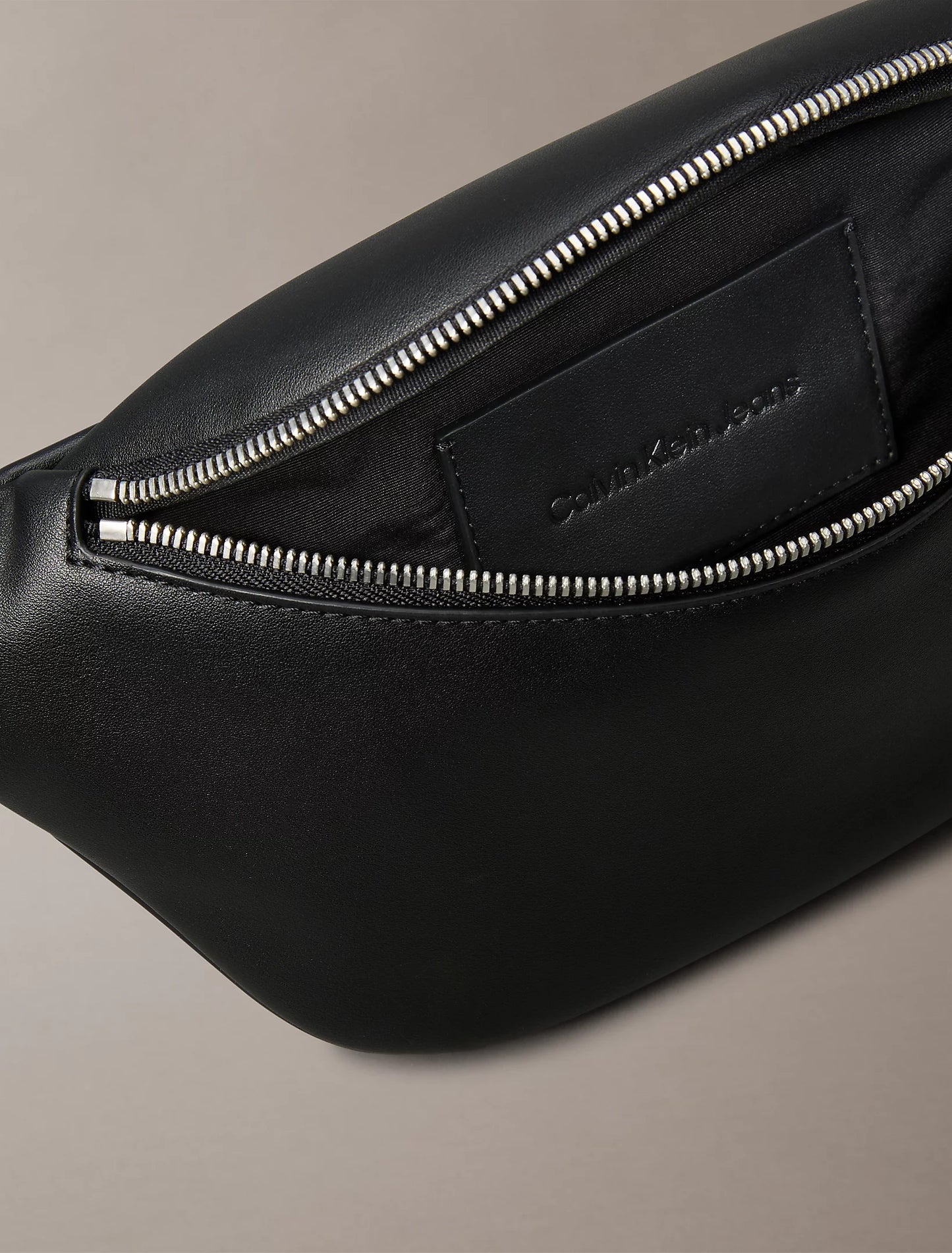 Riñonera CALVIN KLEIN - LV04G3012G UB1