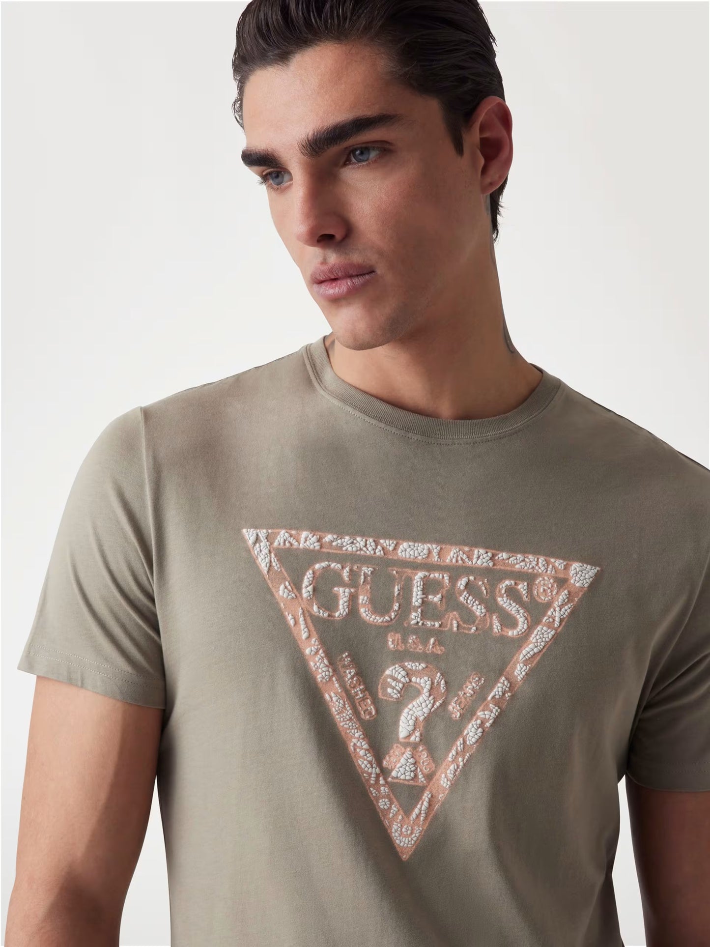 Camiseta GUESS - M5GI06 I3Z14 A81T