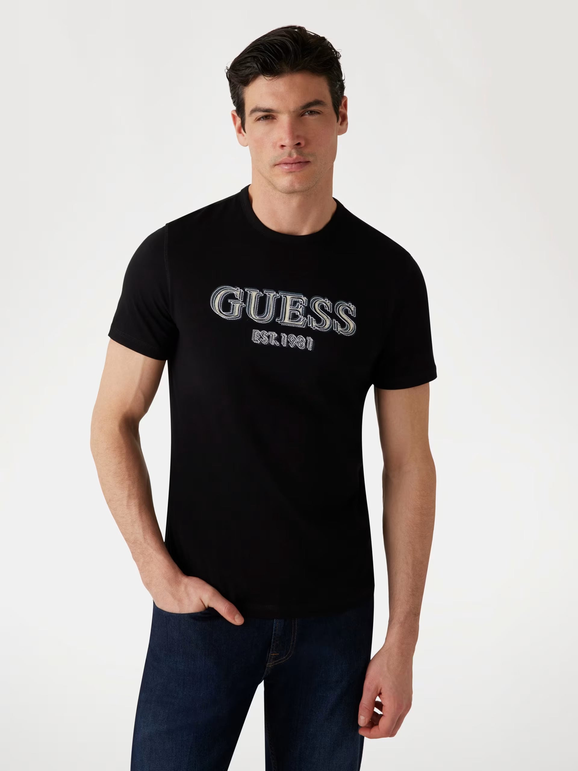 Camiseta GUESS M5GI07 I3Z14 JBLK Pasarela Roja camiseta-guess-m5gi07-i3z14-jblk-pasarela-roja