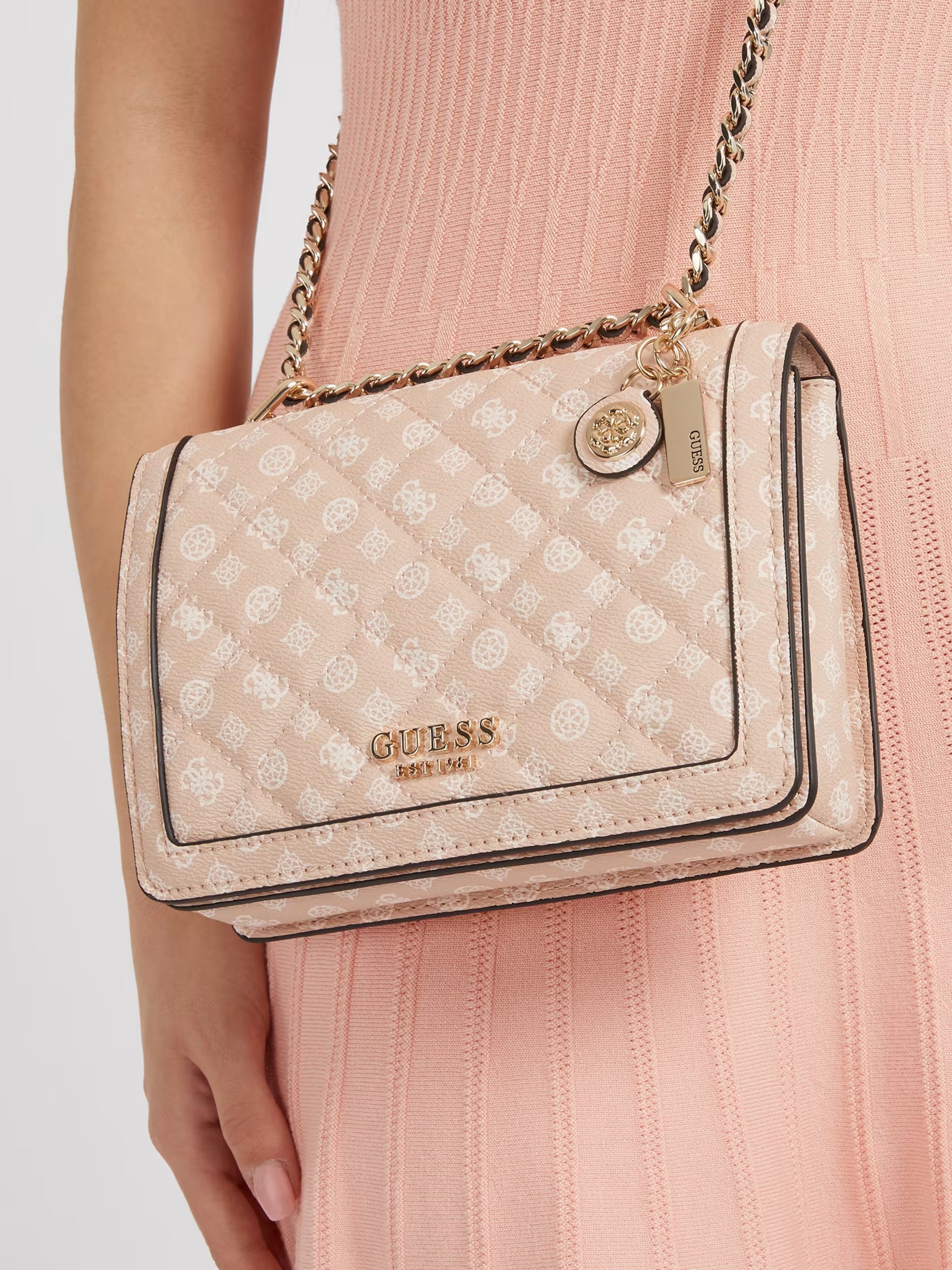 Bolso GUESS rosa HWPG85 58190 LRL – Pasarela Roja