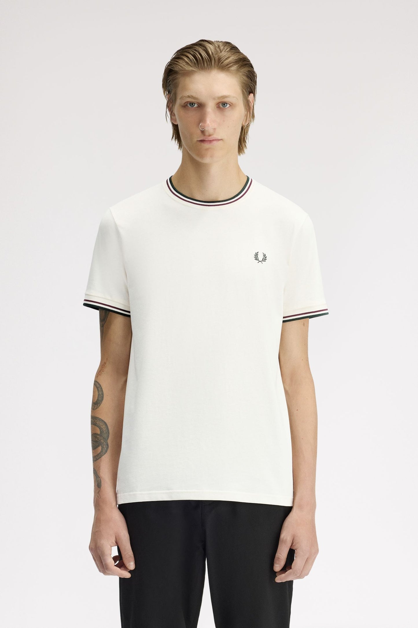 Camiseta FRED PERRY - M1588 84A