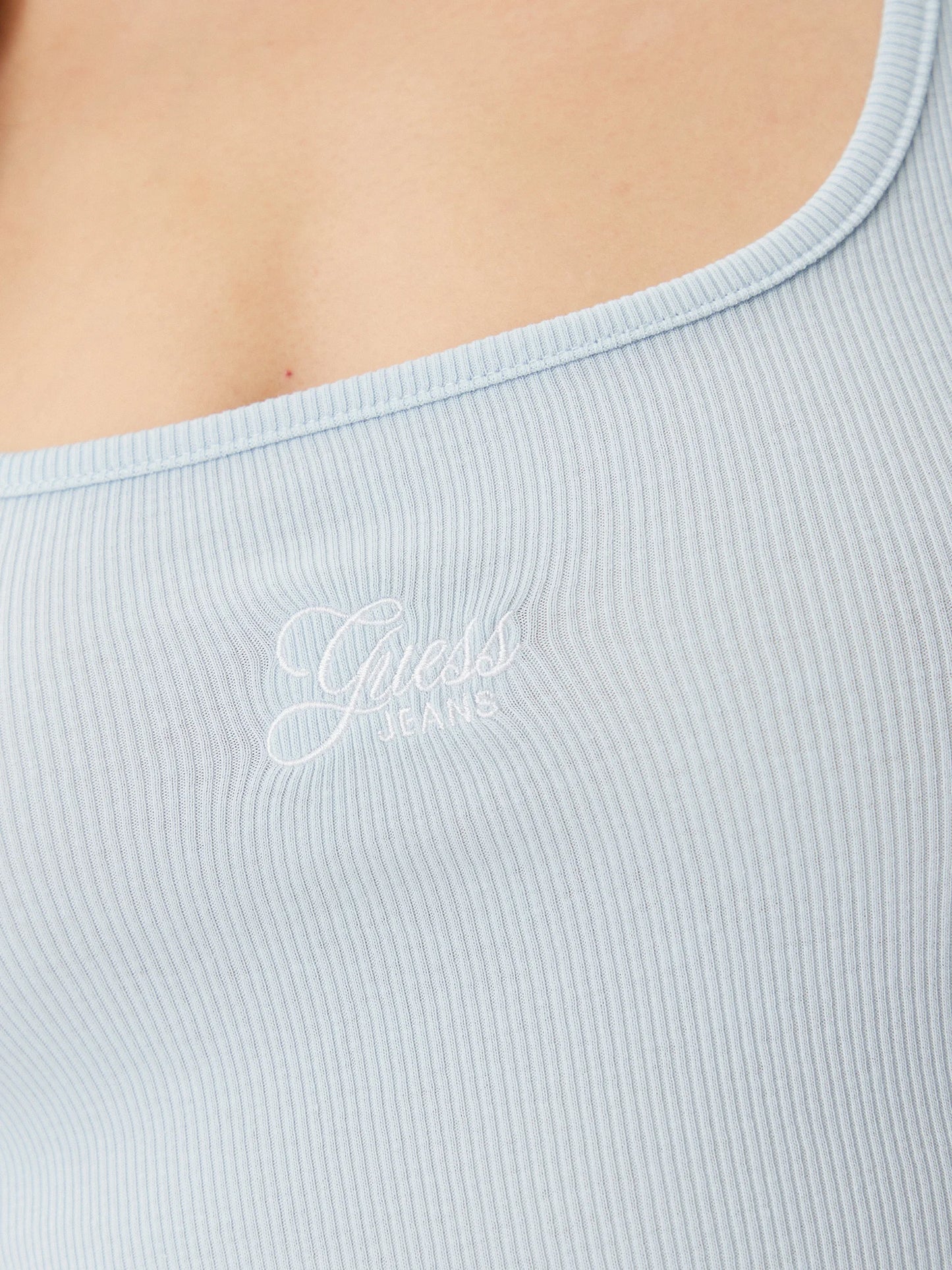 Camiseta GUESS - W5GP26 KA0H1 G7O7