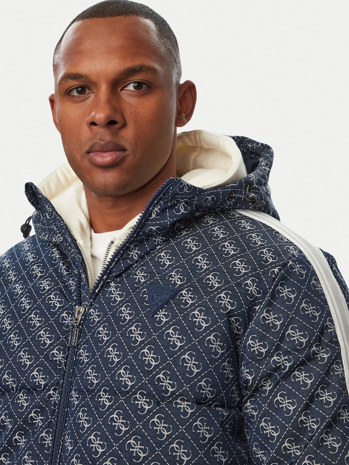 Chaqueta GUESS - Z5BL02 WFIQ2 FBI2