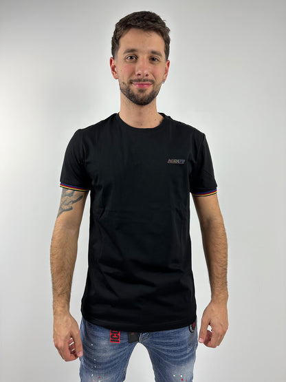 camiseta negra morato