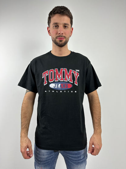 camiseta TOMMY negra