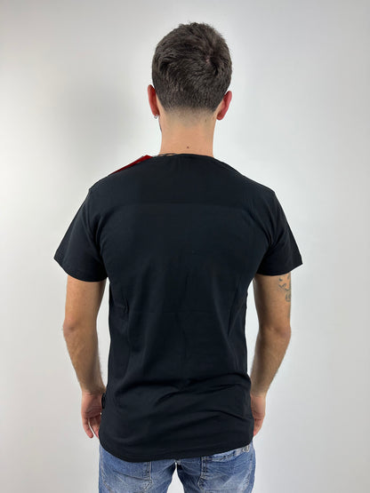 camiseta negra OVDS logo vertical