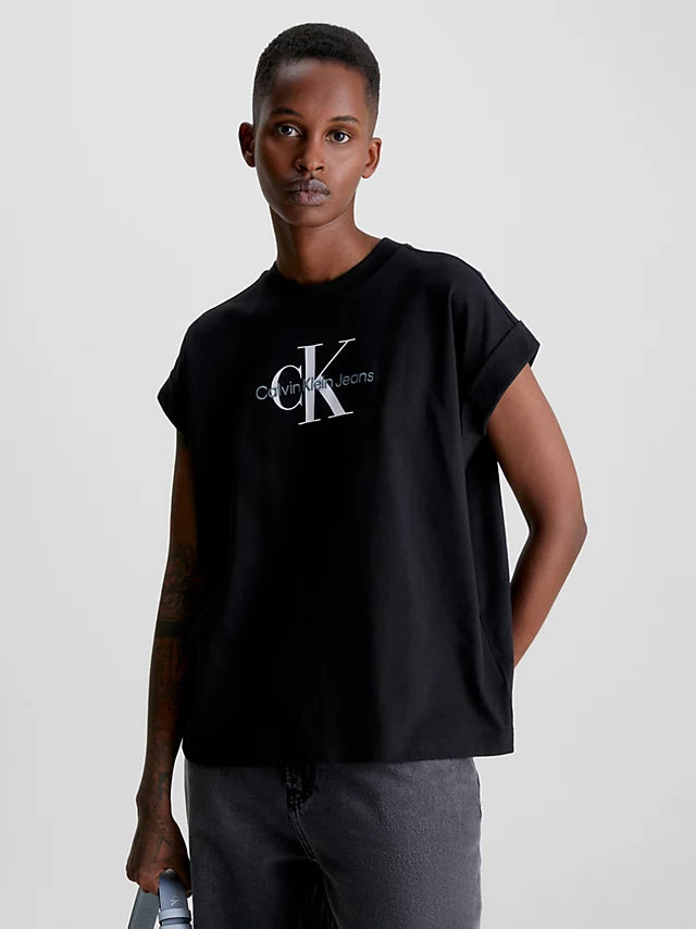 camiseta CALVIN KLEIN jeans negra