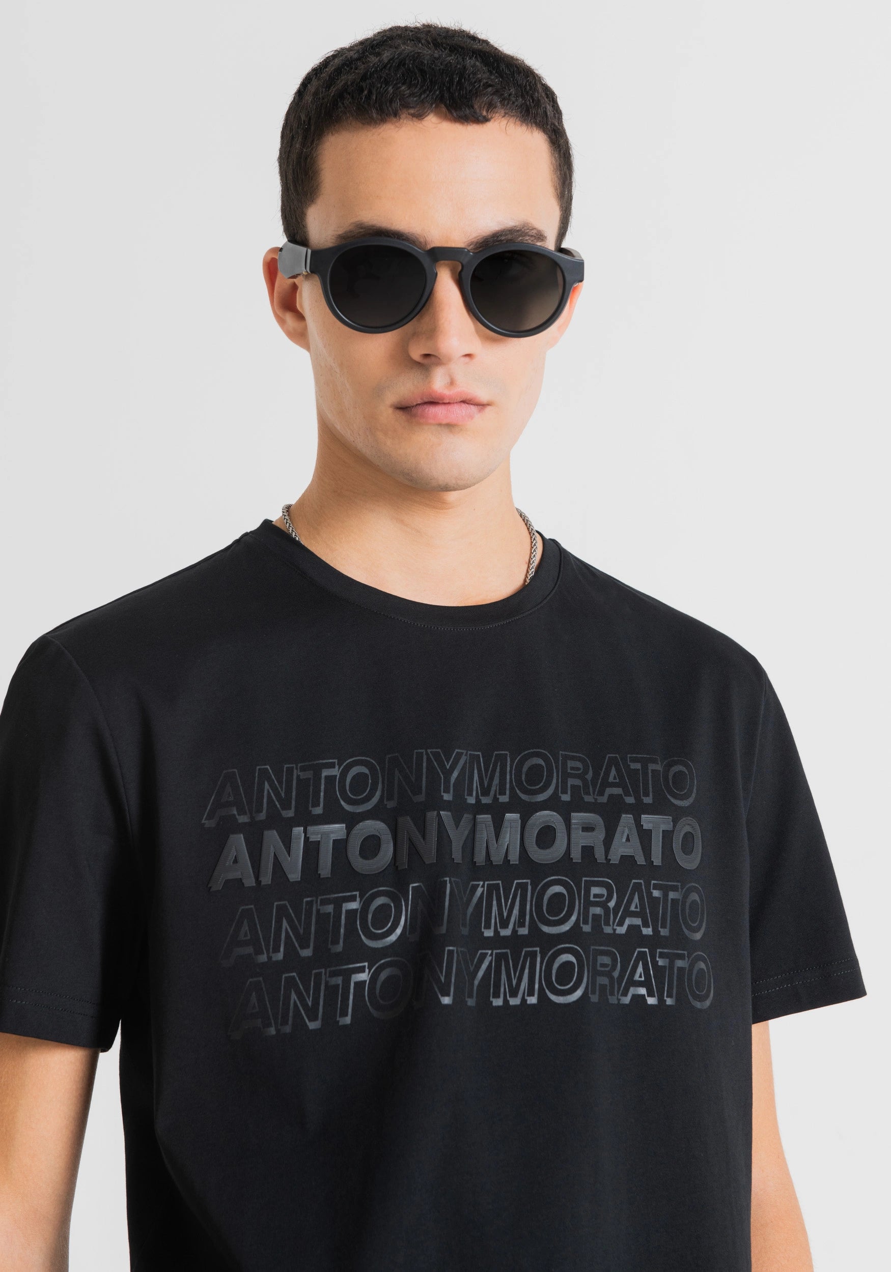 camiseta color negro antony morato